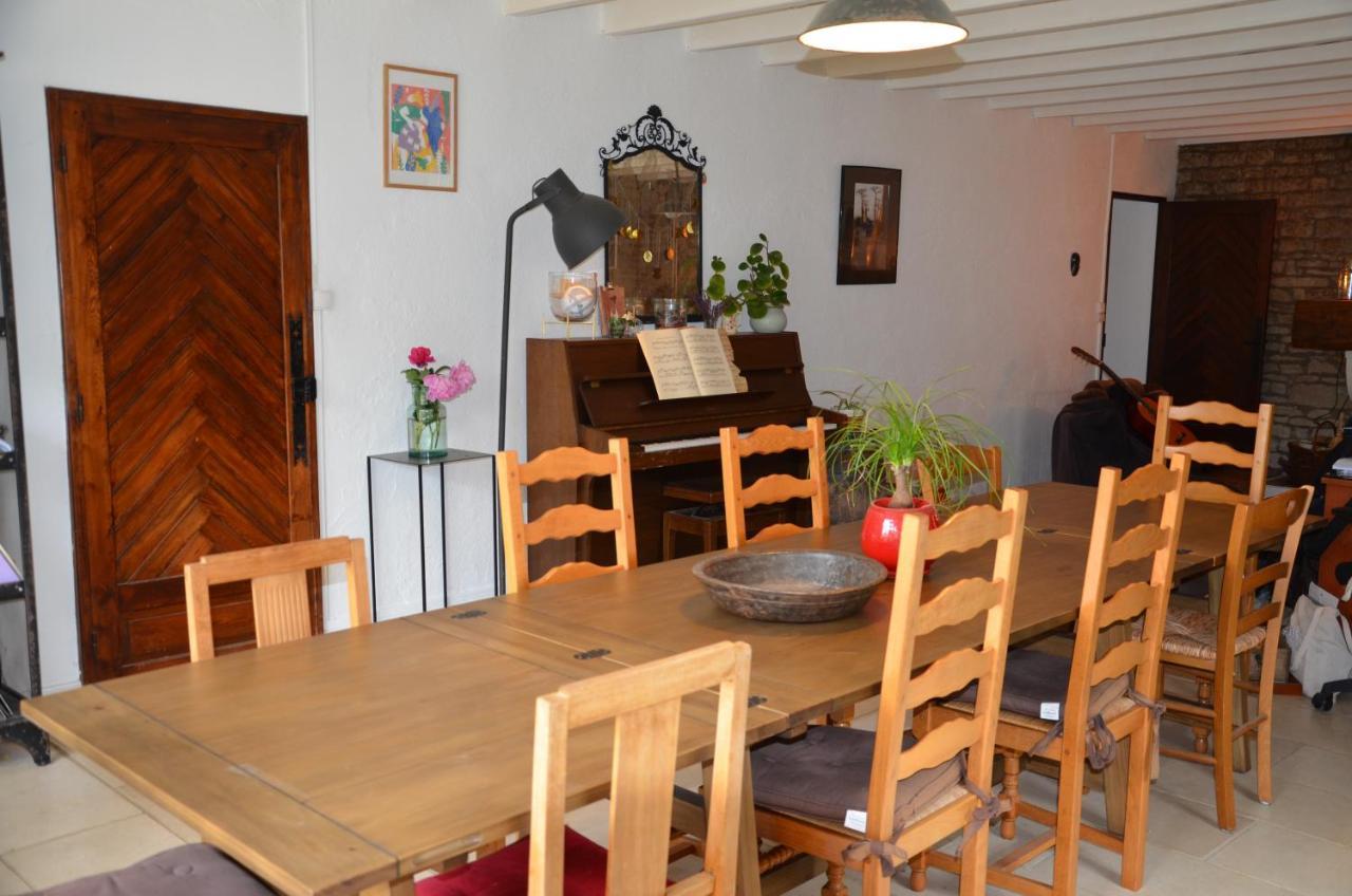 La Maison Des Herons Le Vanneau-Irleau Bagian luar foto